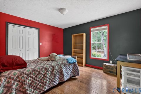 Tiny photo for 17200 Jolly Road, Disputanta, VA 23842 (MLS # 2612856)