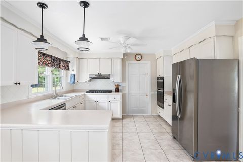 Tiny photo for 540 West Main Street, Wakefield, VA 23883 (MLS # 2616472)