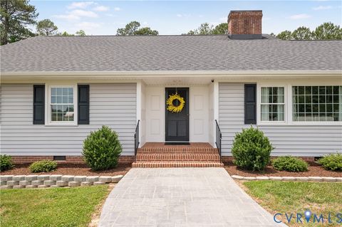 Tiny photo for 540 West Main Street, Wakefield, VA 23883 (MLS # 2616472)