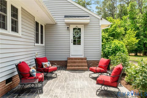 Tiny photo for 540 West Main Street, Wakefield, VA 23883 (MLS # 2616472)