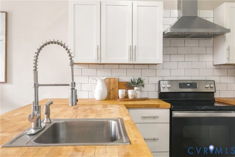 Tiny photo for 2112 Dinwiddie Avenue, Richmond, VA 23224 (MLS # 2628356)