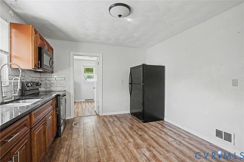 Tiny photo for 407 Henry Street, Suffolk, VA 23434 (MLS # 2609416)