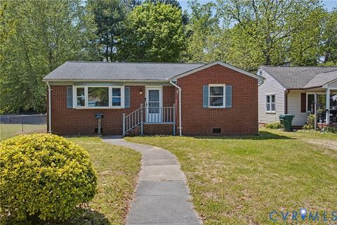 Photo of 407 Henry Street, Suffolk, VA 23434 (MLS # 2609416)