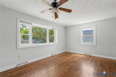 Tiny photo for 407 Henry Street, Suffolk, VA 23434 (MLS # 2609416)