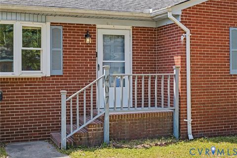 Tiny photo for 407 Henry Street, Suffolk, VA 23434 (MLS # 2609416)