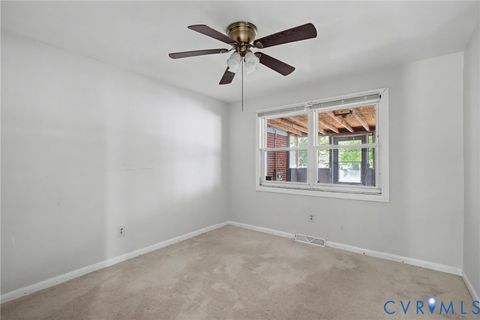 Tiny photo for 407 Henry Street, Suffolk, VA 23434 (MLS # 2609416)