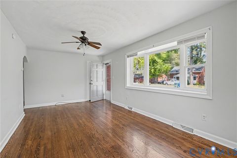 Tiny photo for 407 Henry Street, Suffolk, VA 23434 (MLS # 2609416)
