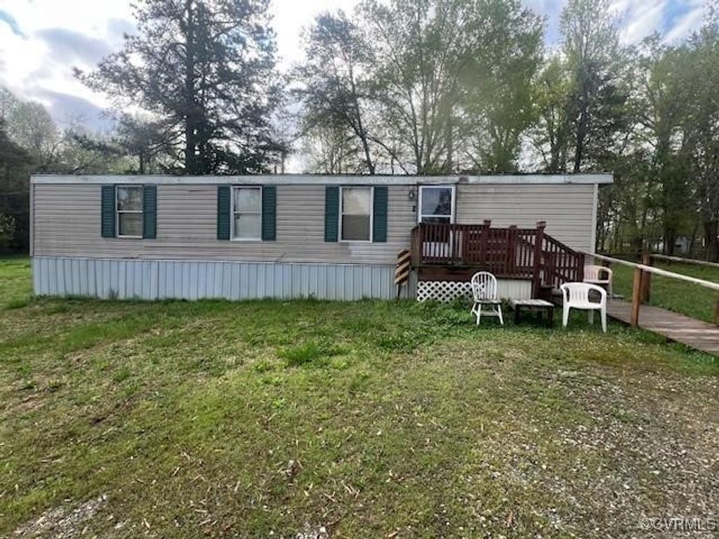 Photo for 1513 & 1521 Third St, Victoria, VA 23952 (MLS # 2509789)