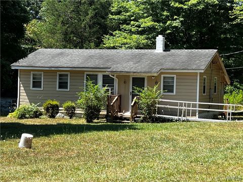 11180 Winterham Road Amelia Courthouse VA 23002