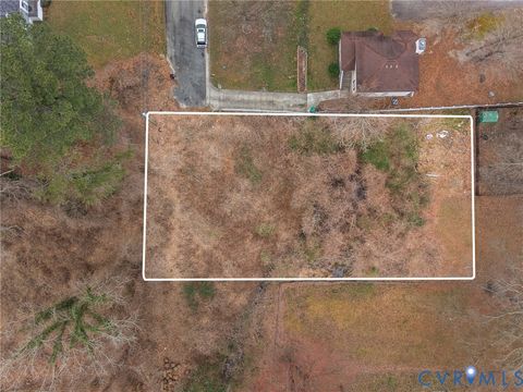 Photo of 1745 Powhatan Ave, Petersburg, VA 23805 (MLS # 2525834)