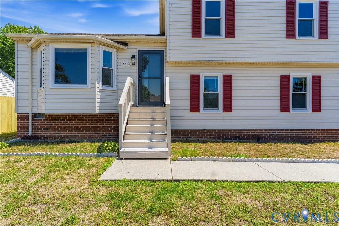 952 Pleasant Street