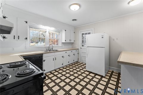 Tiny photo for 2580 Jefferson Avenue, Victoria, VA 23974 (MLS # 2600096)