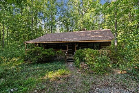 A home in Louisa