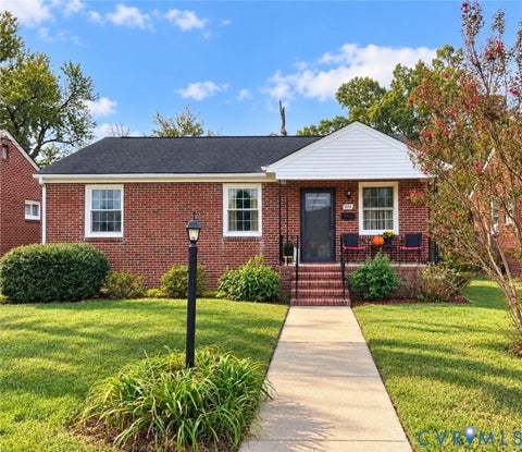 Tiny photo for 404 Ivey Avenue, Colonial Heights, VA 23834 (MLS # 2628174)
