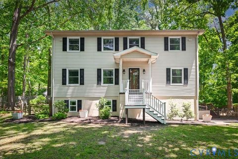 Photo of 14805 Fox Drive, South Chesterfield, VA 23834 (MLS # 2610579)