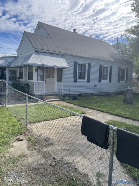 Tiny photo for 6741 Strathmore Road, Chesterfield, VA 23237 (MLS # 2626322)