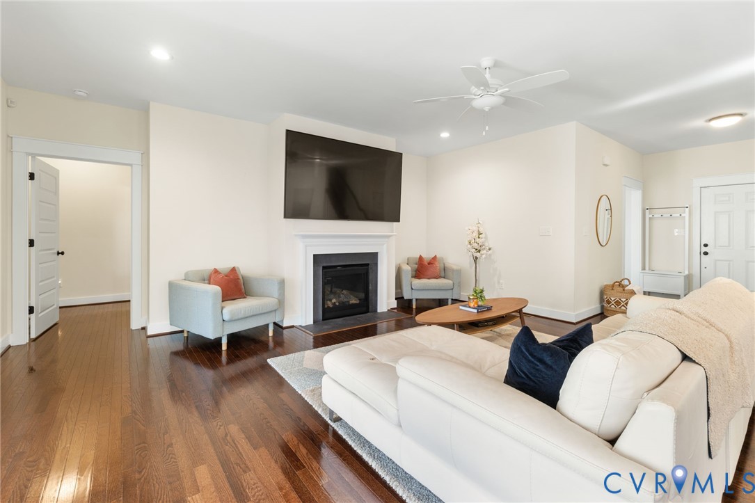 9461 Wickham Crossing Way