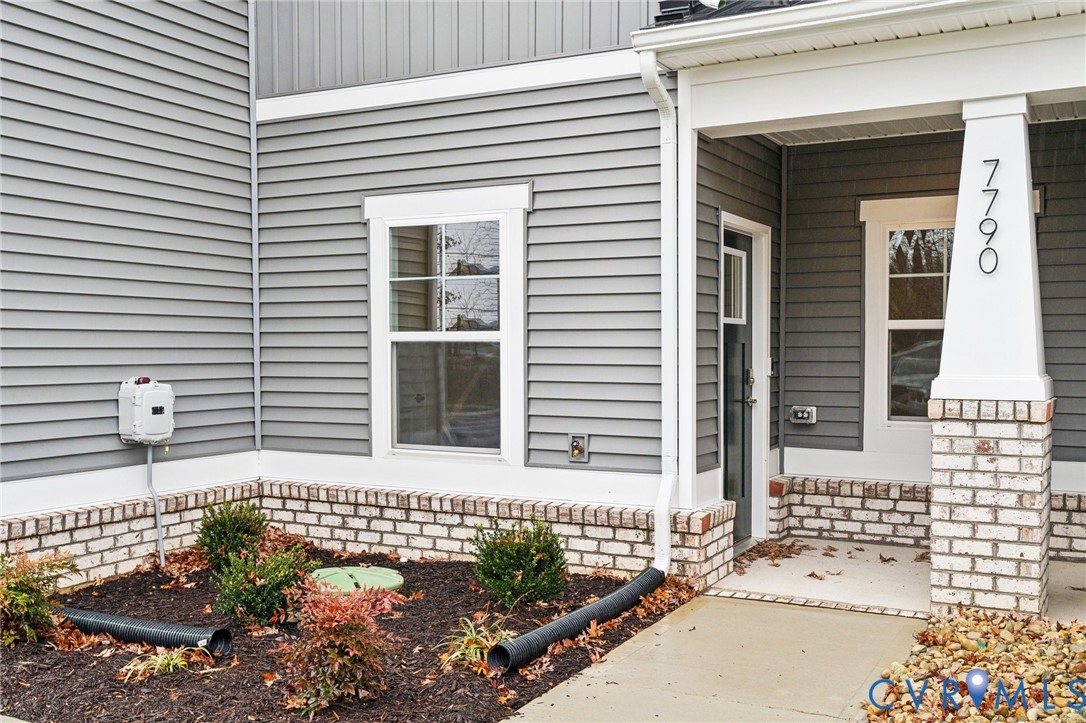 7687 lloyd Terrace