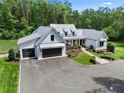 1992 Huguenot Trail Powhatan VA 23139