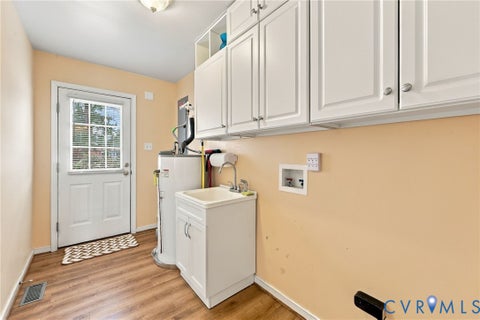 Tiny photo for 244 Huntsman Road, Sandston, VA 23150 (MLS # 2626057)