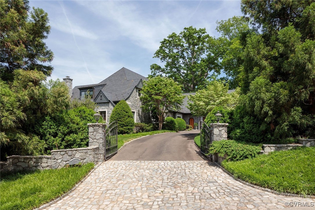 5210 Riverside Drive