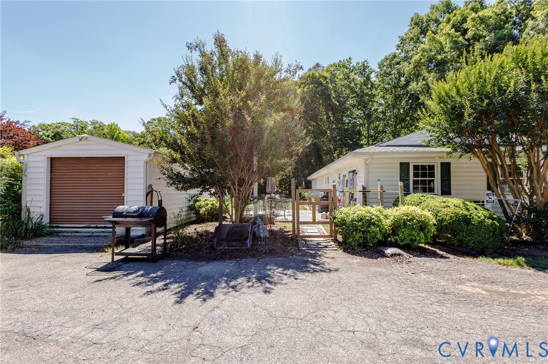 16400 Five Forks Road