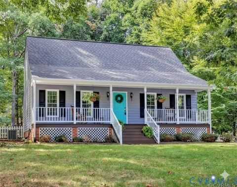 Photo of 7406 Affirmed Drive, Midlothian, VA 23112 (MLS # 2532494)