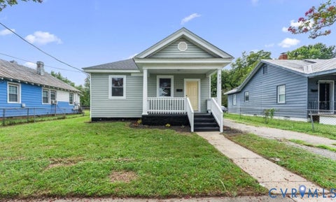 Photo of 222 Elm Street, Petersburg, VA 23803 (MLS # 2626471)