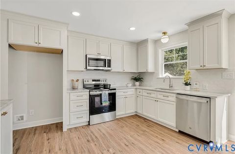 Tiny photo for 14915 Lebanon Road, Spring Grove, VA 23111 (MLS # 2533211)