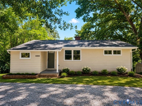 Photo of 5305 Roane Street, Petersburg, VA 23803 (MLS # 2620752)
