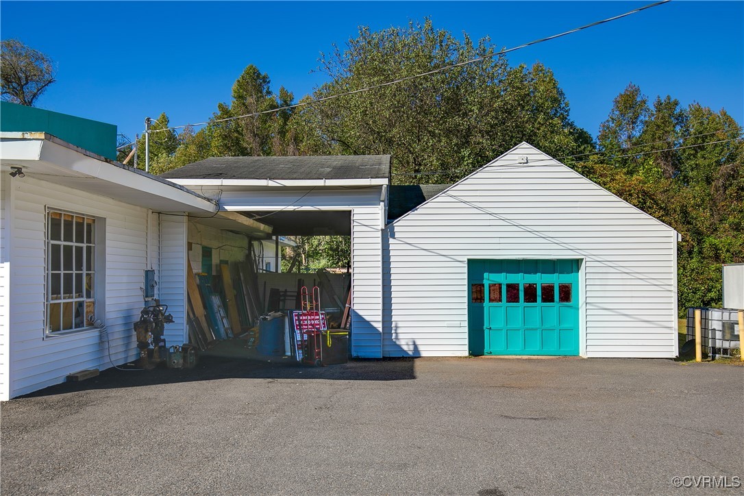 10211 Chamberlayne Road