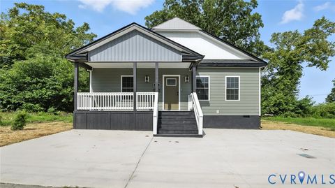 Photo of 610 Gressett Street, Petersburg, VA 23803 (MLS # 2530256)