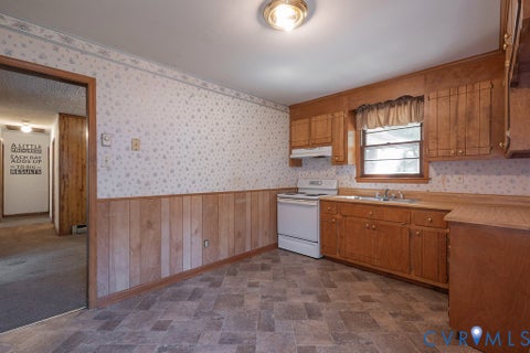Tiny photo for 324 Lakewood Drive, Petersburg, VA 23805 (MLS # 2626976)