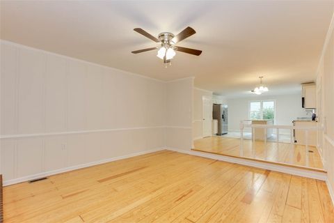 Tiny photo for 4 Saint Francis Drive, Newport News, VA 23602 (MLS # 2527509)