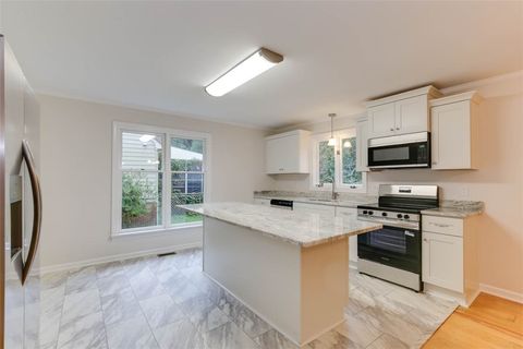 Tiny photo for 4 Saint Francis Drive, Newport News, VA 23602 (MLS # 2527509)