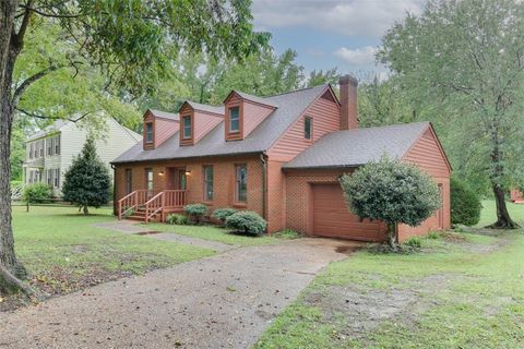 Photo of 4 Saint Francis Drive, Newport News, VA 23602 (MLS # 2527509)