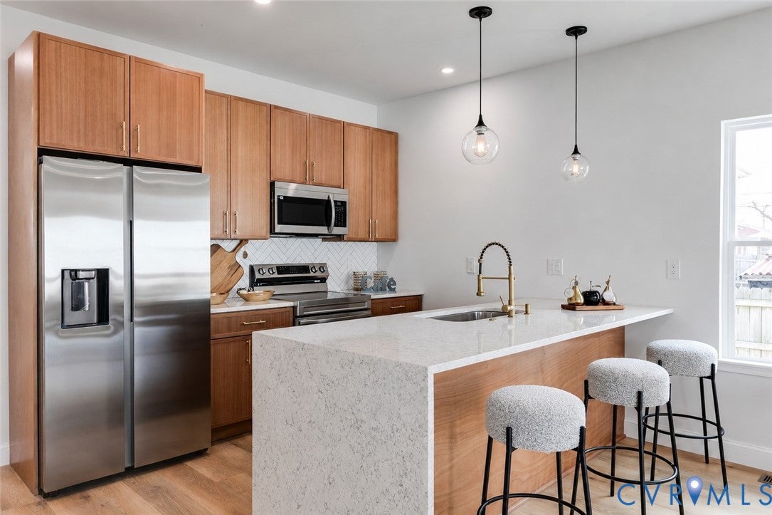 Photo 1 of 32 — 610 Cheatwood Avenue, Richmond, VA 23222