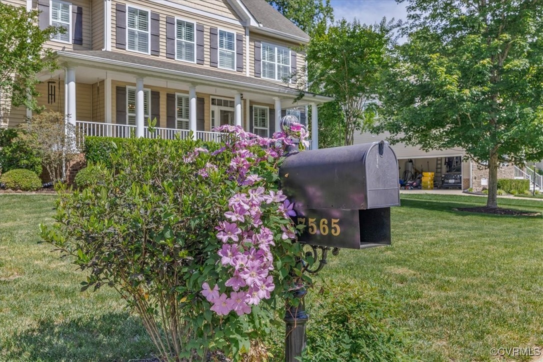 7565 English Boxwood Lane