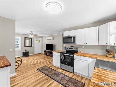 Tiny photo for 206 Gravatt Avenue, Blackstone, VA 23824 (MLS # 2616711)