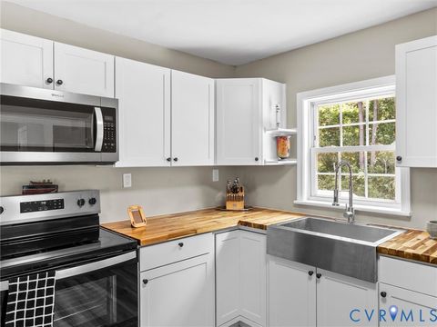 Tiny photo for 206 Gravatt Avenue, Blackstone, VA 23824 (MLS # 2616711)