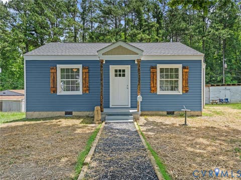 Tiny photo for 206 Gravatt Avenue, Blackstone, VA 23824 (MLS # 2616711)