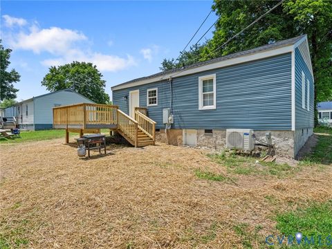 Tiny photo for 206 Gravatt Avenue, Blackstone, VA 23824 (MLS # 2616711)