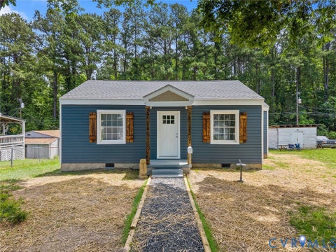 Tiny photo for 206 Gravatt Avenue, Blackstone, VA 23824 (MLS # 2616711)