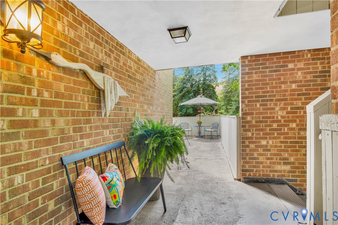 376 Merrimac Trail 111