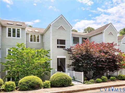 Photo of 318 Water Pointe Lane, Midlothian, VA 23112 (MLS # 2527590)
