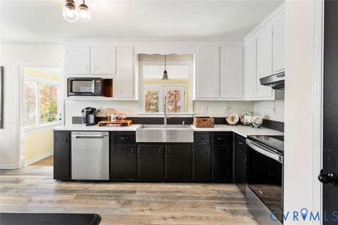 Tiny photo for 6904 Lakeshore Court, Quinton, VA 23141 (MLS # 2532552)