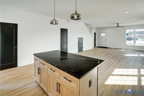 Tiny photo for 905 Commerce Street, Petersburg, VA 23803 (MLS # 2615892)