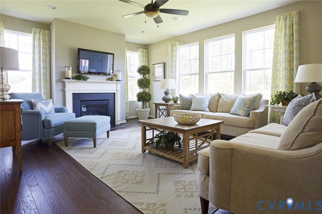 00 Emily Jane Place 900