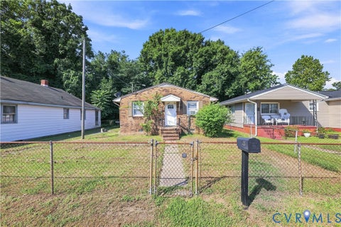 Tiny photo for 326 N Old Church Street, Petersburg, VA 23803 (MLS # 2623924)