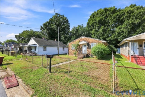 Tiny photo for 326 N Old Church Street, Petersburg, VA 23803 (MLS # 2623924)
